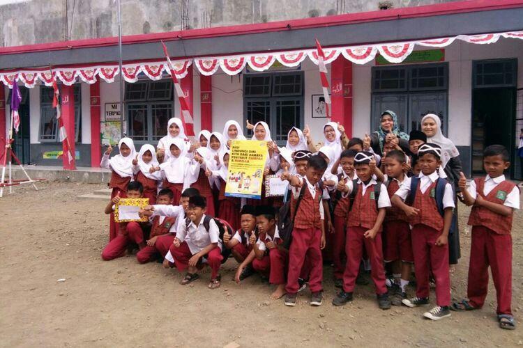 Pria Ini Dirikan Sekolah Gratis Dengan Fasilitas Mirip Sekolah Mahal