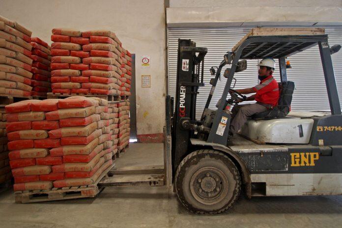 Per Hari Ini, Pemerintah Turunkan Harga Semen di Papua