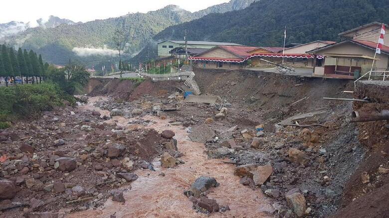 Demo Karyawan Freeport Ricuh, 38 Motor Dirusak dan 4 Mobil Dibakar