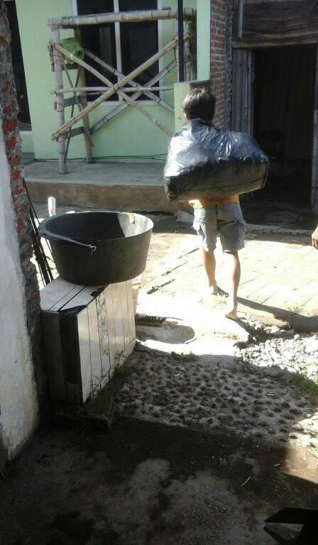 FENOMENA exploitasi anak penjual genjer