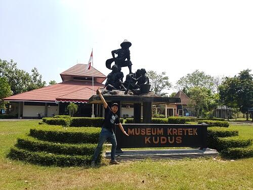 Menapaktilasi Riwayat Kretek Nusantara di Museum Kretek Kudus