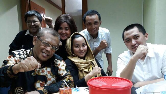 Merasa Tak Bersalah, Istri Bos First Travel Masih Bisa Tersenyum