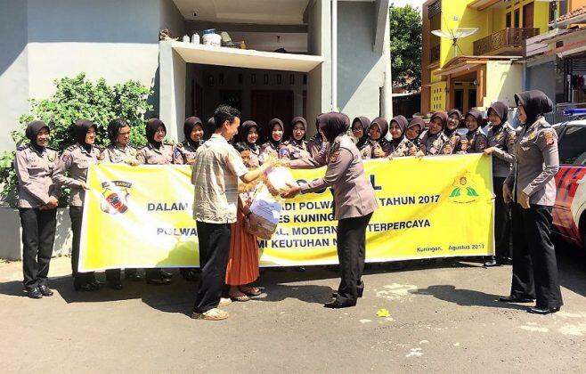 Hari Jadi, Polwan Polres Kuningan Ziarah Ke Makam
