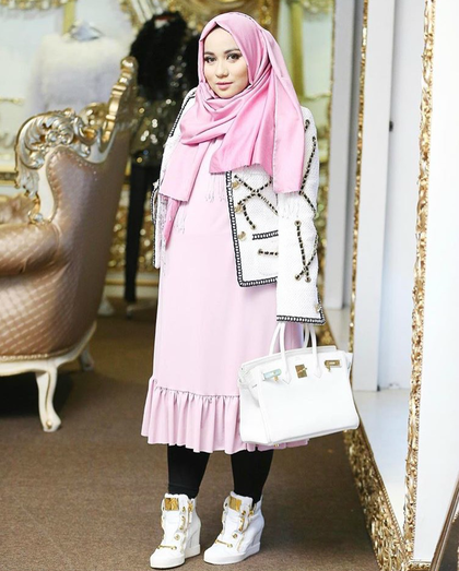 Koleksi Jaket Anniesa Hasibuan yang Mencapai Rp 400 Juta