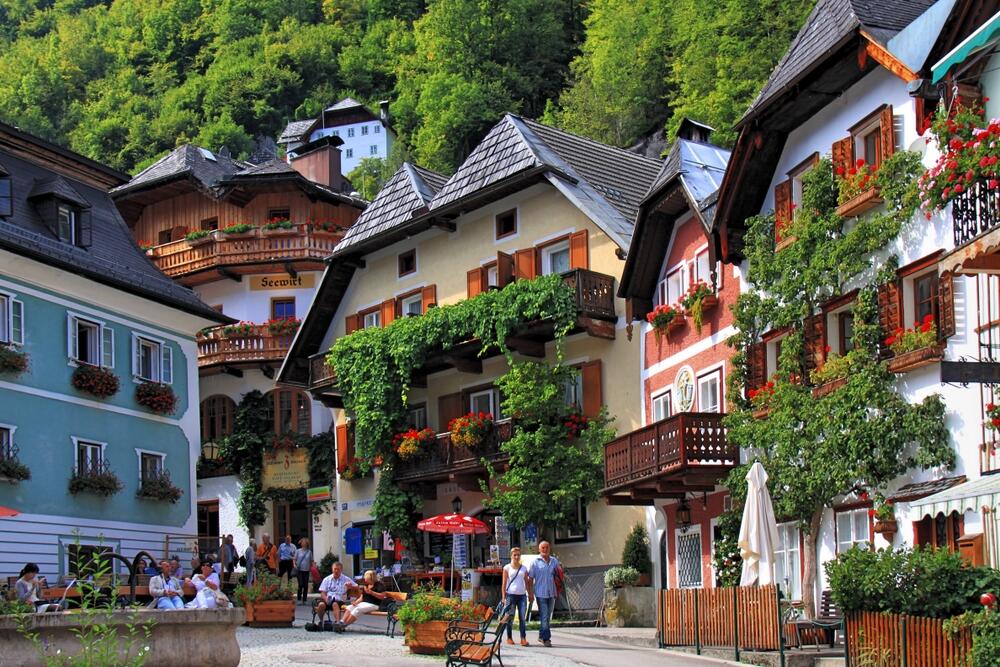 HALLSTATT, IKON WISATA AUSTRIA YANG MENDUNIA!