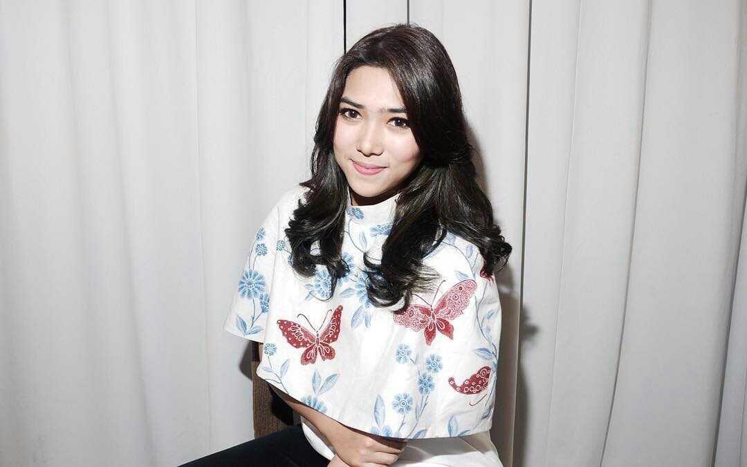 YUK KENALIN TANDA-TANDA CEWEK YANG SEDANG JATUH CINTA