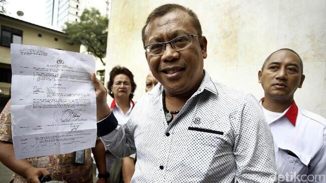 Titip Laporan soal Saracen ke Pengacara, Eggi Sudjana Pergi Haji