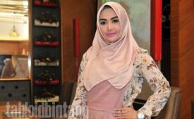 Kasus First Travel, Anniesa Hasibuan Menangis dan Minta Maaf