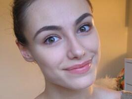 &#91;GATSUONE INFO&#93; Lupa Hapus Make Up Sebelum Tidur? Ini yang Harus Sista Lakukan