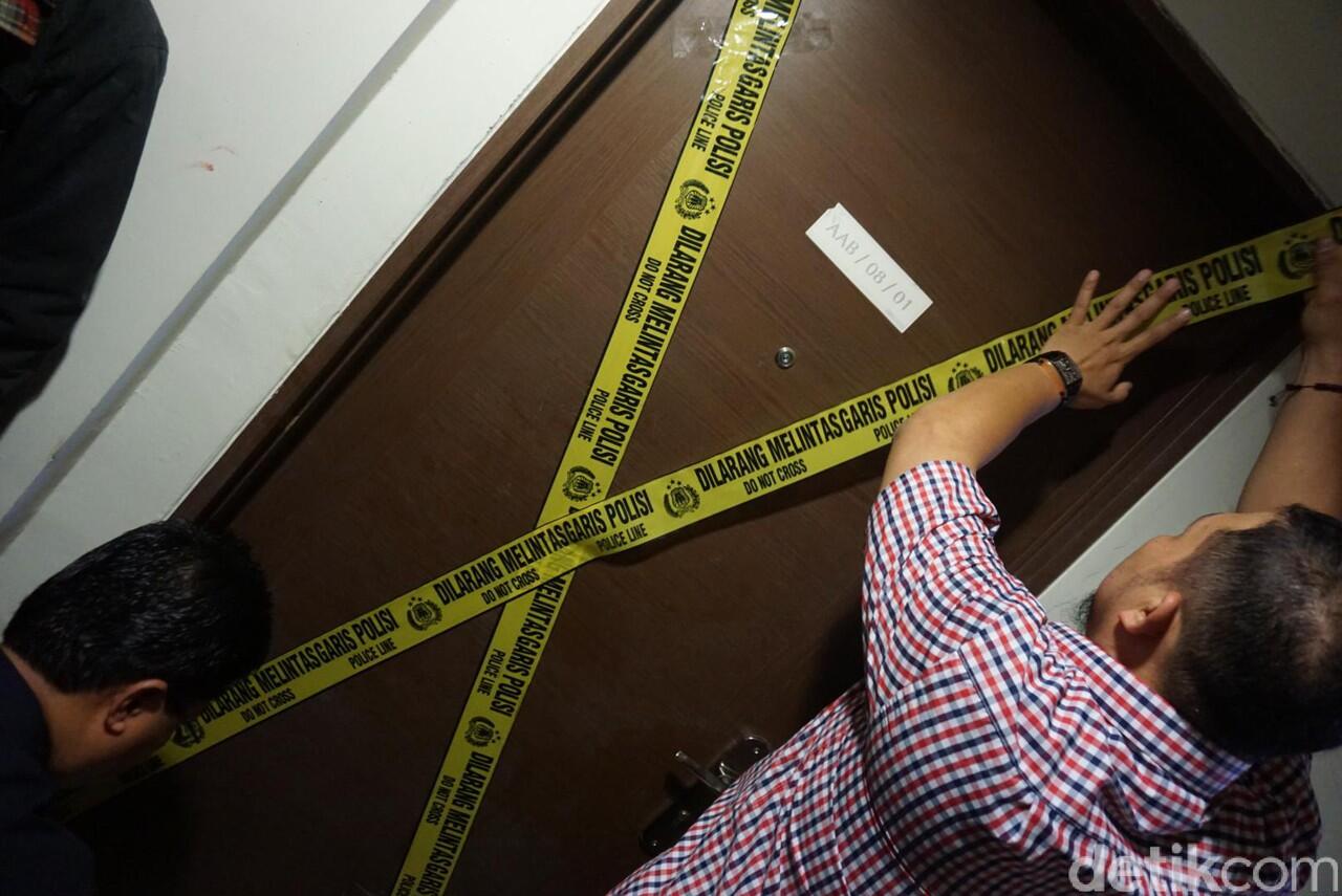Polisi Sita Alat DJ di Apartemen Adik Bos First Travel