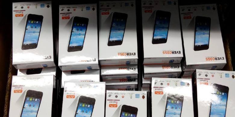 Melihat Cara Pembuatan Smartphone 
