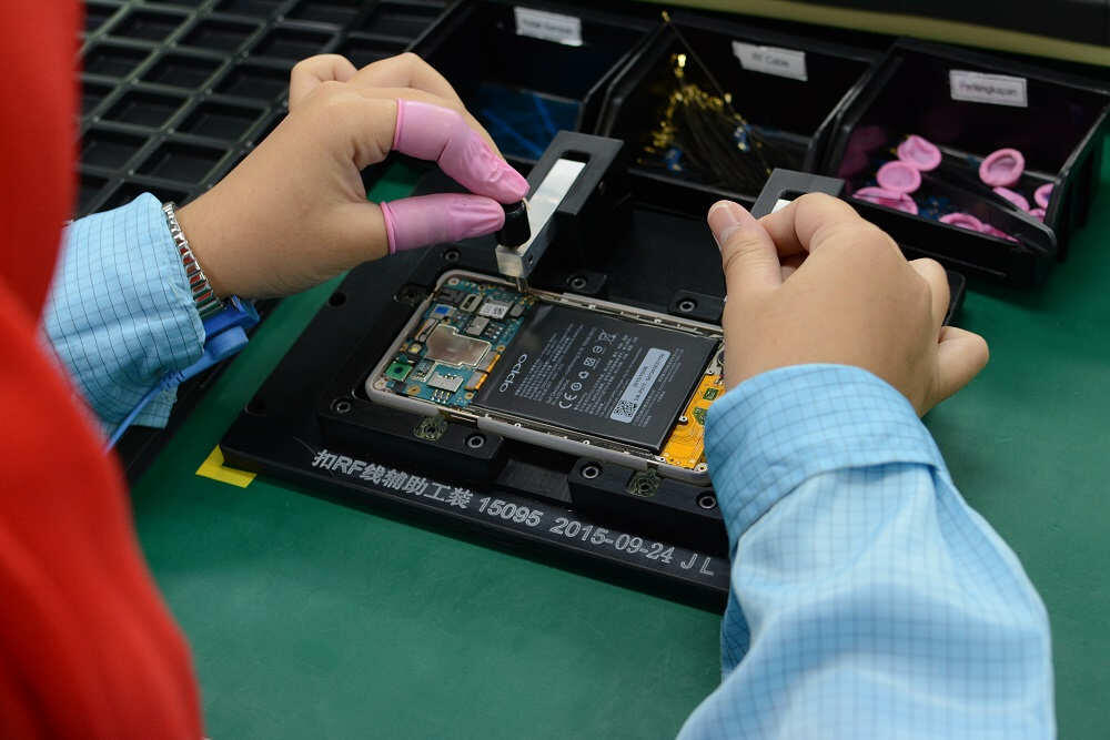 Melihat Cara Pembuatan Smartphone 