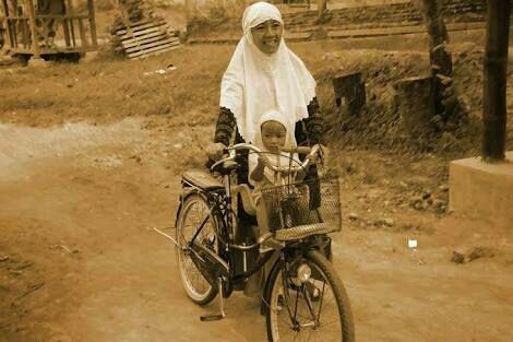 Untuk Wanita Pemilik Surga Di Telapak Kaki, Aku Menyayangimu Hari Ini Dan Selalu