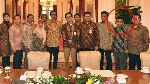 Standar Ganda, Jokowi Sering Kumpulkan Buzzer di Istana Negara