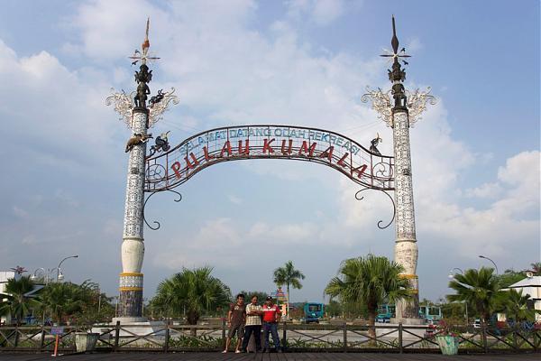 10 TUJUAN WISATA BARU PESONA INDONESIA