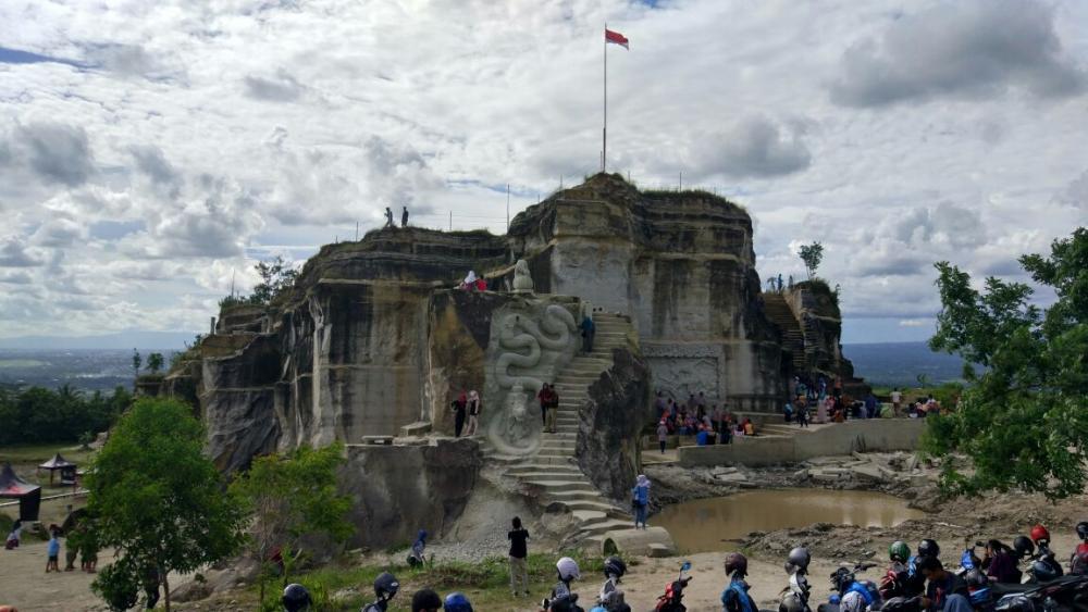 10 TUJUAN WISATA BARU PESONA INDONESIA