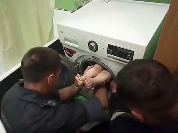 Bocah Terperangkap di Mesin Cuci Pas Lagi Main Petak Umpet