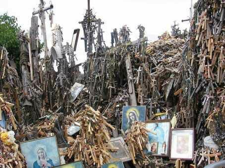 Makam Seram Ini Disebut Makam Terangker Di Dunia.