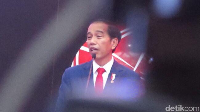 Cerita Jokowi Ingin Gaplok Petugas Gara-raga Rumitnya Investasi