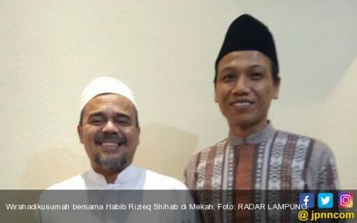 1 Jam Bersama Habib Rizieq, Dari Pilpres Hingga 2 Ayam Panggang Besar