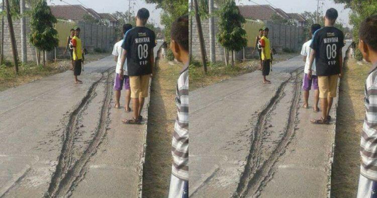 Jejak di jalan cor basah ini bikin bingung siapa sebenarnya yang lewat