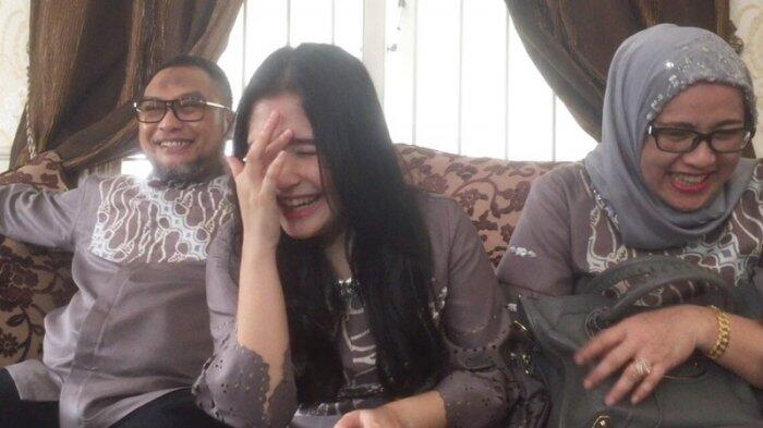 Saking Tak Punya Waktu, Prilly Latuconsina Beli Sapi Kurban Lewat Cara yang Tak Biasa