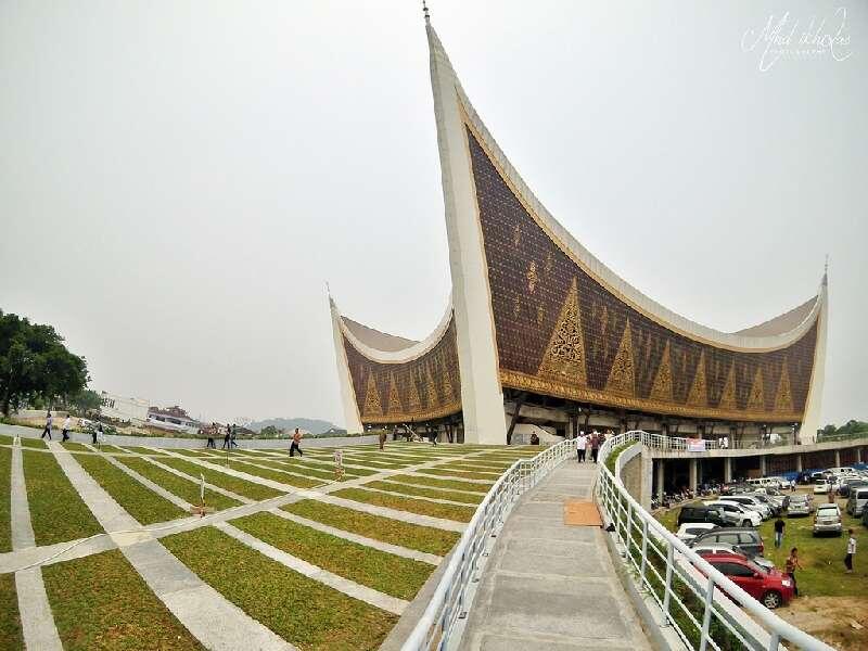 7 Masjid dengan Bangunan dan Desain Arsitektur Paling Unik di Indonesia