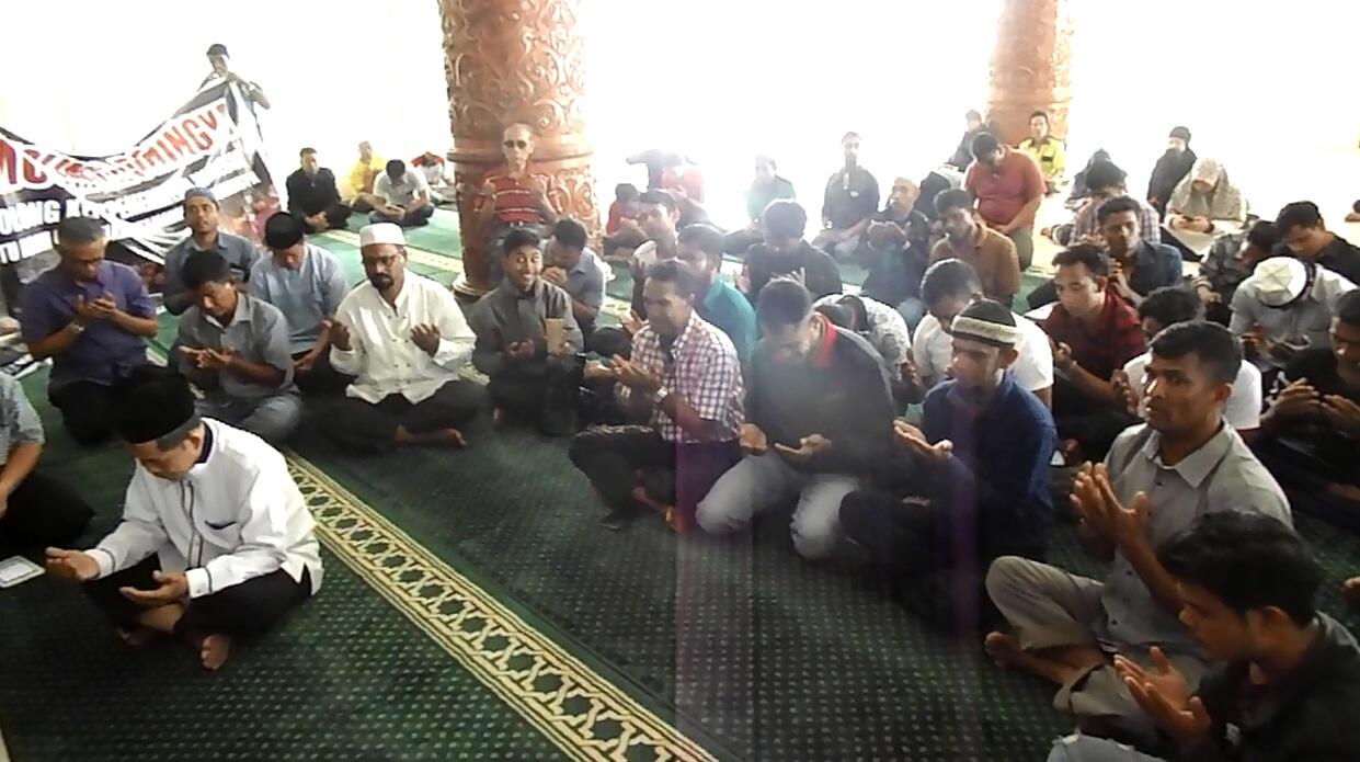 Pengungsi Rakhine State Rutin Pantau Keluarga Lewat Telepon