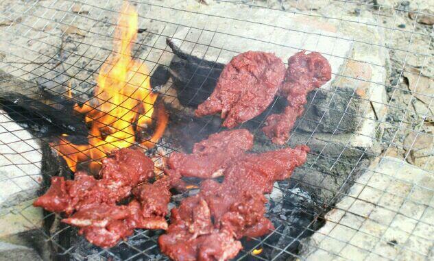 Atasi Polusi,Kota Tiongkok Larang Daging Babi Asap