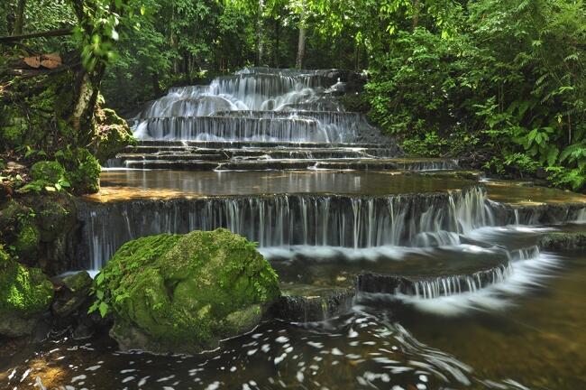 10 OBYEK WISATA UNIK DI INDONESIA