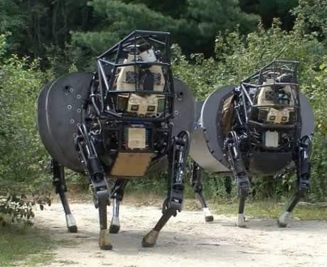 Robot Big Dog dikembangkan hingga saat ini untuk kepentingan militer