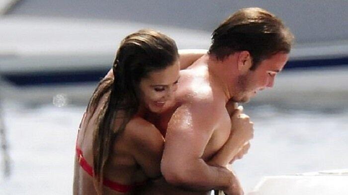 Mario Goetze Santai di Mallorca Bareng Kekasihnya