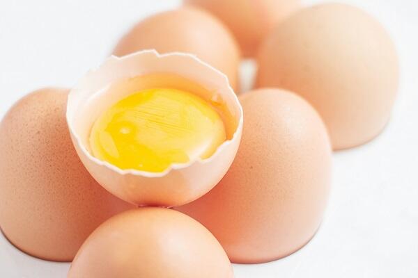 Telur Mentah atau Matang, Mana yang Lebih Baik? 