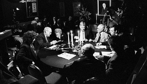 Seance, Metode Komunikasi Roh ala Barat yang Terus Dipraktikkan hingga Sekarang