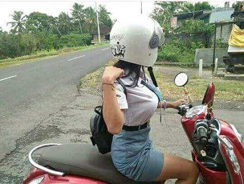Adek Montok Sekolah Dimana?