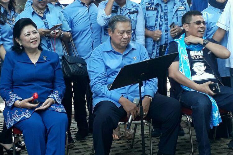 Sumbang Lagu Koes Plus Saat Syukuran Ultah, SBY Minta "Saweran"