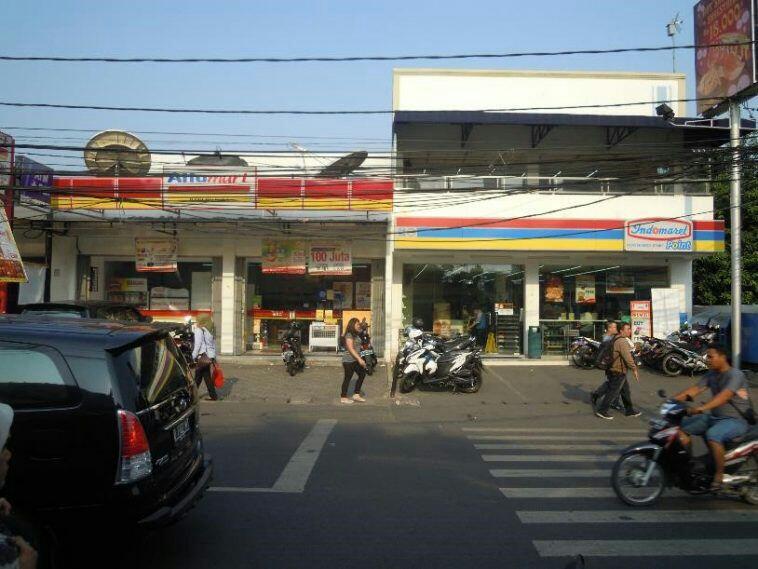 Pertarungan Abadi Indomaret VS Alfamart