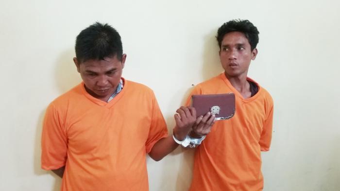 Tak Peduli Diancam Pisau, Cewek Ini Lawan Tiga Orang Penjambret