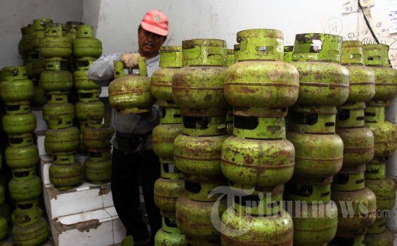 Petugas Dapati Rumah Makan yang Simpan 50 Gas Elpiji 3 Kilogram