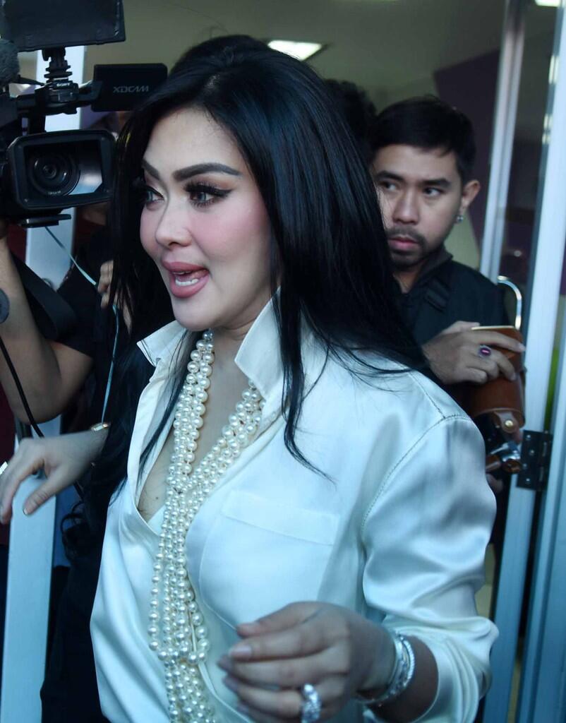 Syahrini Kabuurrrr