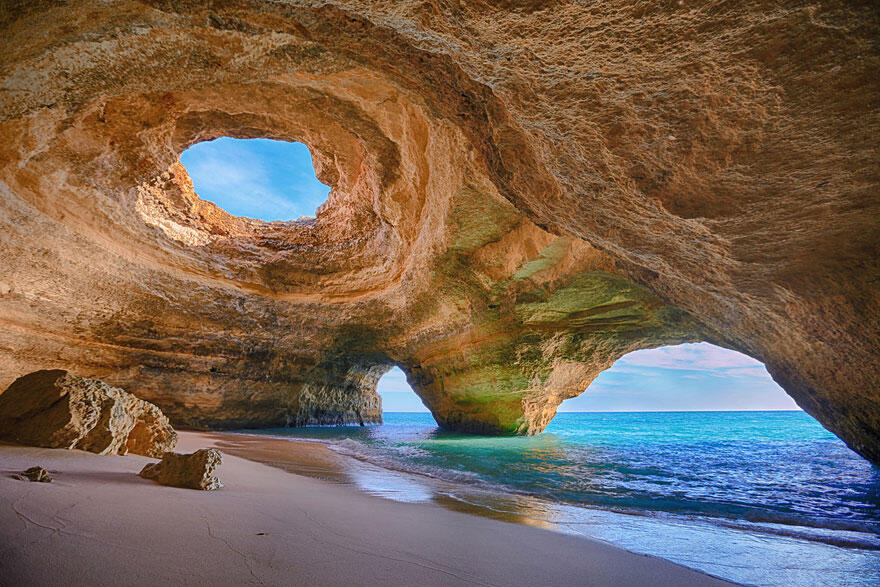 Pantai Langkah Unik Indah di Dunia