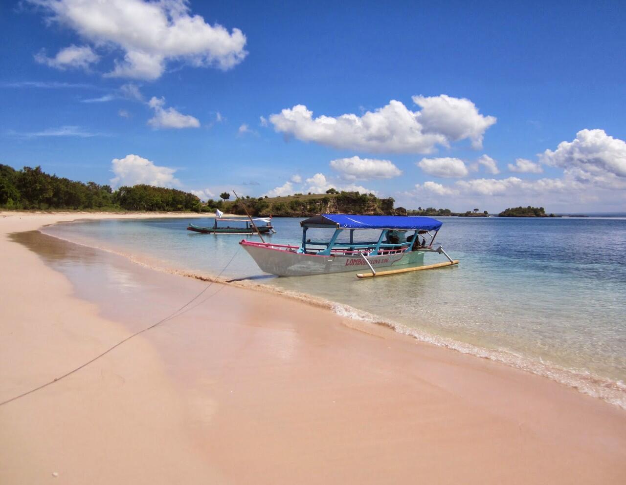 5 Tempat Di Indonesia Yang Belum Ramai Turis