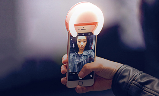 Flash External Unik Untuk Selfie