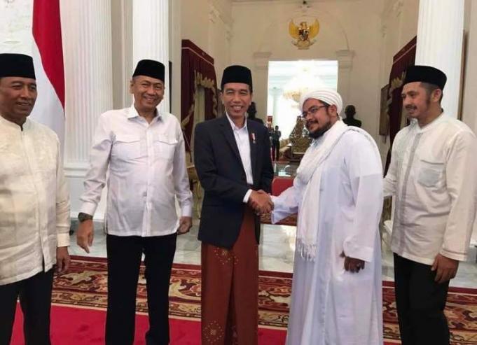 Jokowi Minta Kiai Ikut Kawal Tahun Politik
