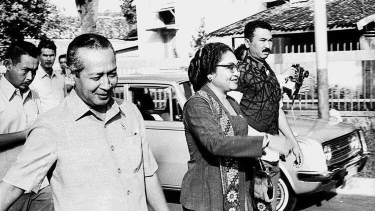 Ini yang dilakukan Presiden Soeharto Saat Ibu Negara dihina