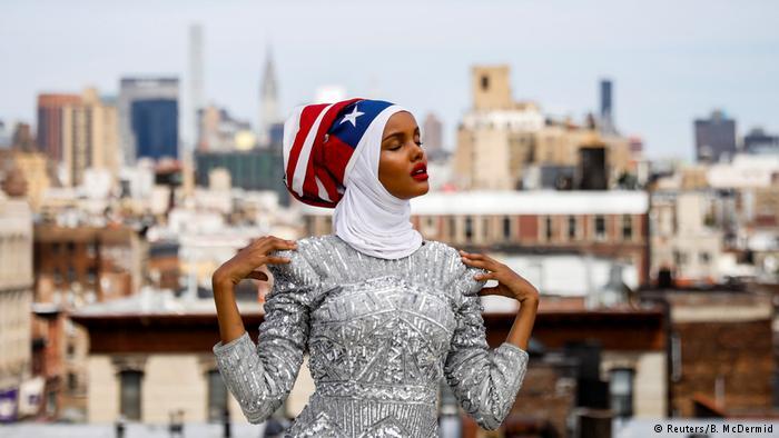 Halimah Aden Lahir di Kamp Pengungsi, Jadi Ratu Fesyen Berhijab di US