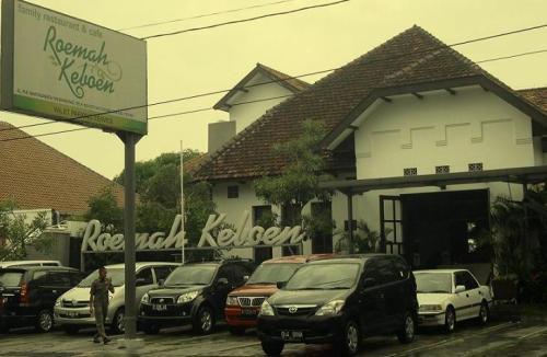 Makan Apa di Jalan Riau Bandung? Banyak Banget!