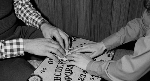 Fakta Tersembunyi Dari Papan Ouija Dalam Permainan Pemanggil Arwah!