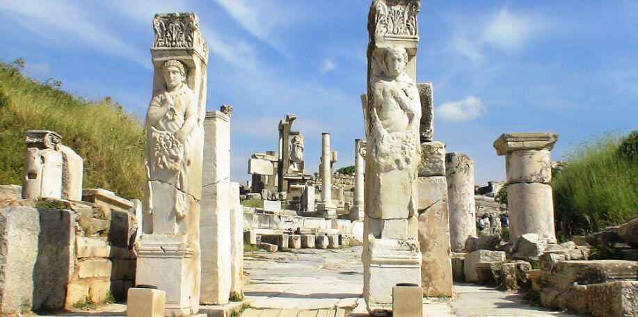 MENIKMATI SUASANA ROMAWI KUNO DI EPHESUS, SELCUK, TURKI