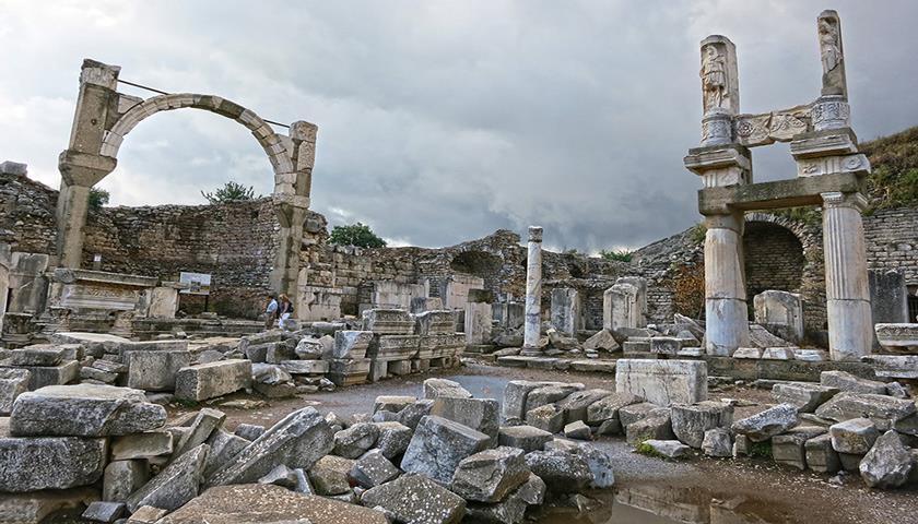 MENIKMATI SUASANA ROMAWI KUNO DI EPHESUS, SELCUK, TURKI